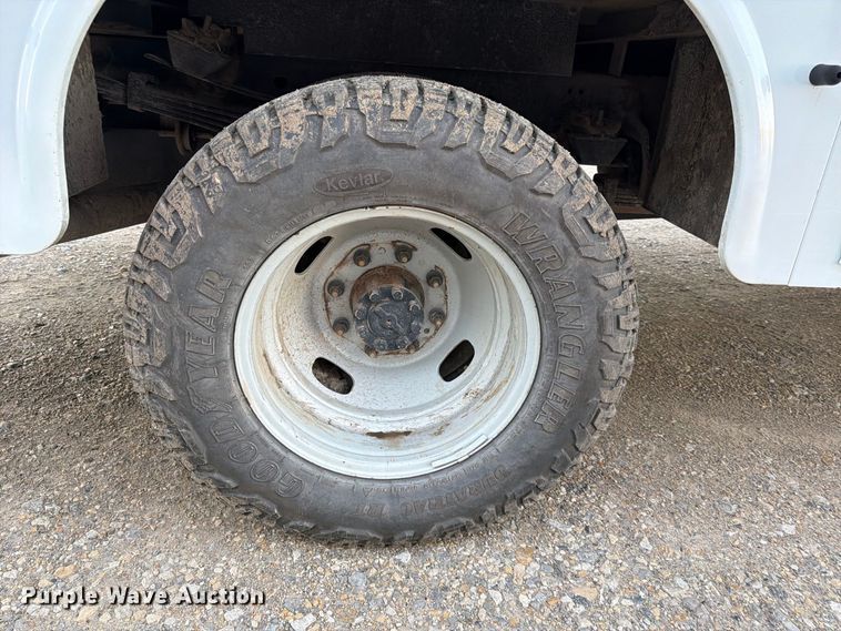 image for item FK3816 2020 Ford F350 Super Duty Crew Cab utility bed pickup truck