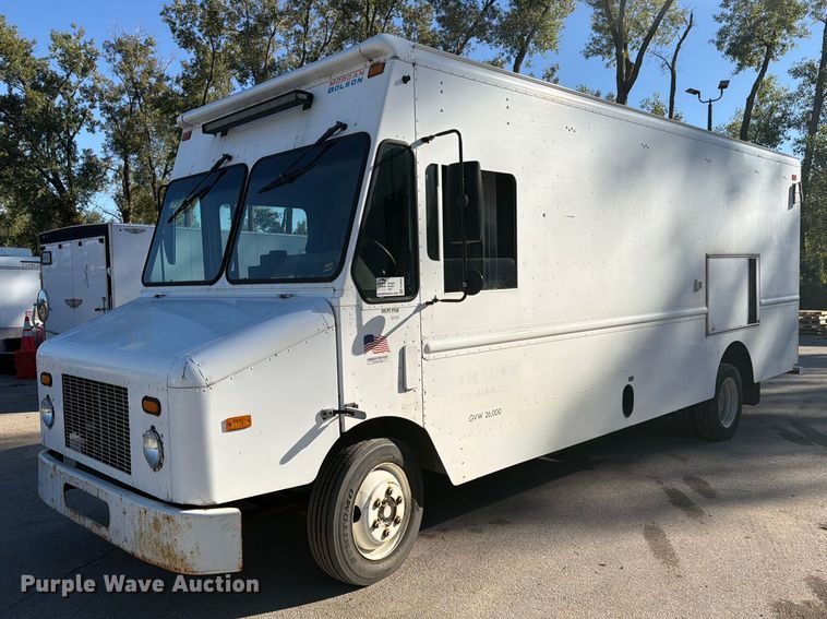 image for item FK3822 2008 Freightliner MT45 delivery truck