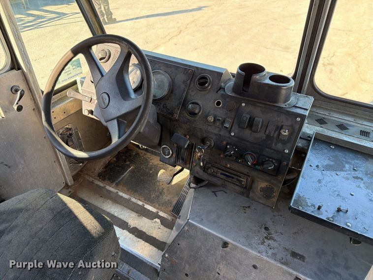 image for item FK3822 2008 Freightliner MT45 delivery truck
