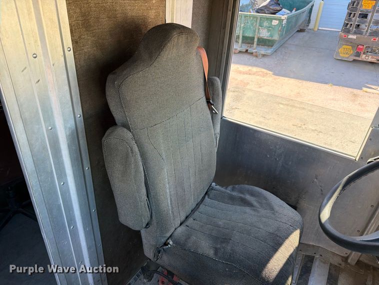 image for item FK3822 2008 Freightliner MT45 delivery truck