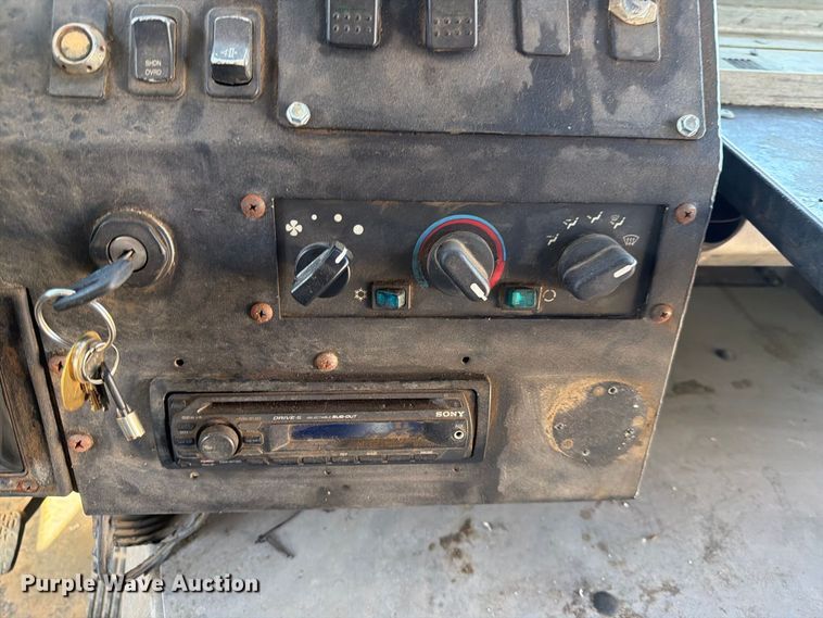 image for item FK3822 2008 Freightliner MT45 delivery truck