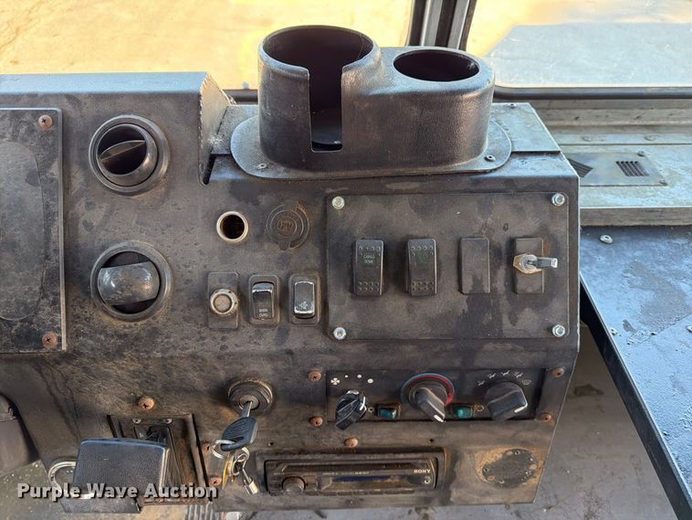 image for item FK3822 2008 Freightliner MT45 delivery truck