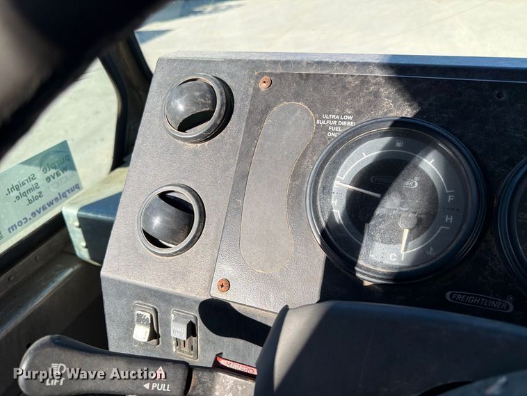 image for item FK3822 2008 Freightliner MT45 delivery truck