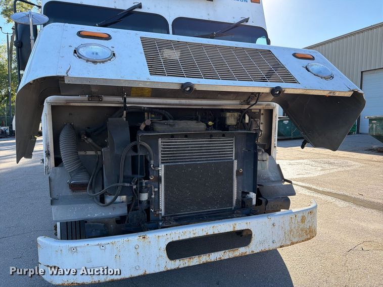 image for item FK3822 2008 Freightliner MT45 delivery truck