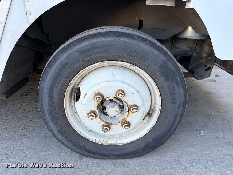 image for item FK3822 2008 Freightliner MT45 delivery truck