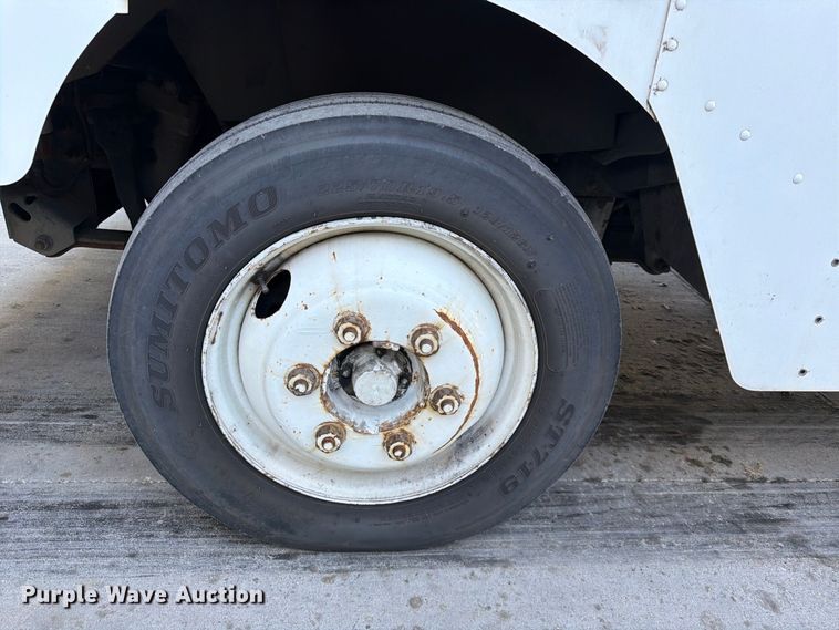 image for item FK3822 2008 Freightliner MT45 delivery truck
