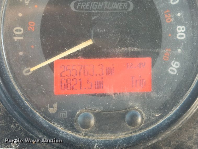 image for item FK3822 2008 Freightliner MT45 delivery truck