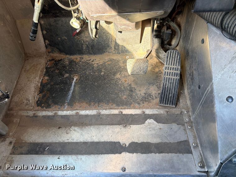 image for item FK3822 2008 Freightliner MT45 delivery truck