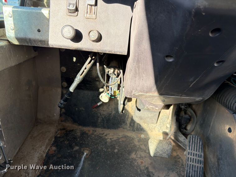 image for item FK3822 2008 Freightliner MT45 delivery truck