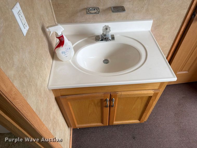 image for item FK4650 Skid mounted living quarters