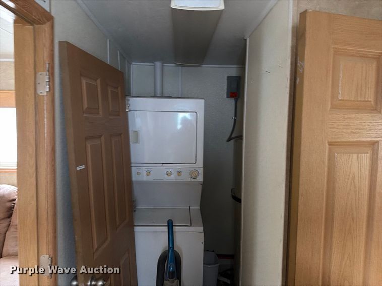 image for item FK4650 Skid mounted living quarters
