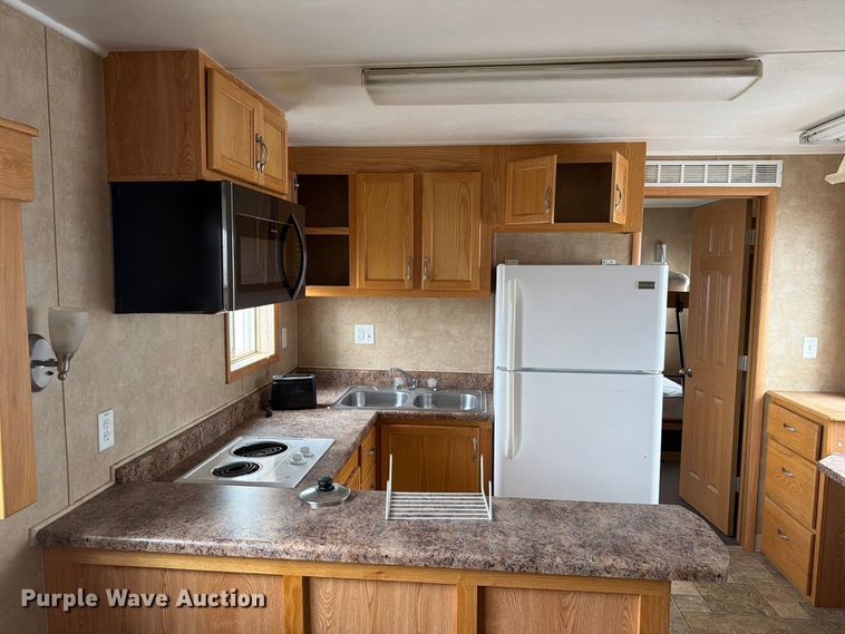 image for item FK4650 Skid mounted living quarters