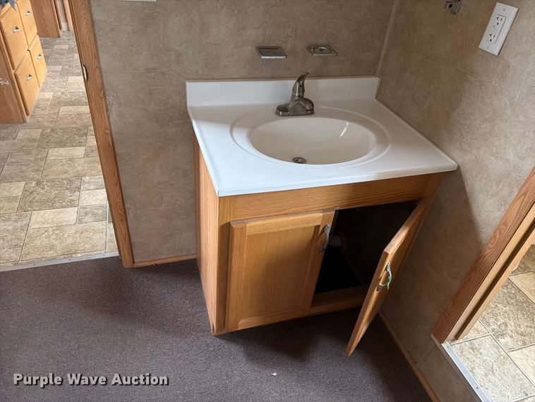 image for item FK4650 Skid mounted living quarters