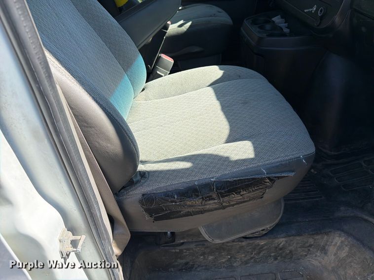 image for item FK4657 2012 Chevrolet Express 2500 delivery van