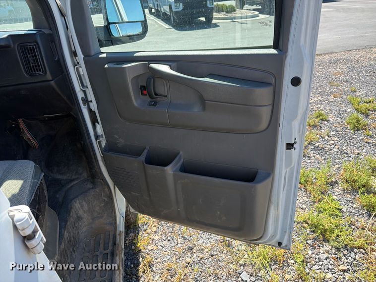 image for item FK4657 2012 Chevrolet Express 2500 delivery van