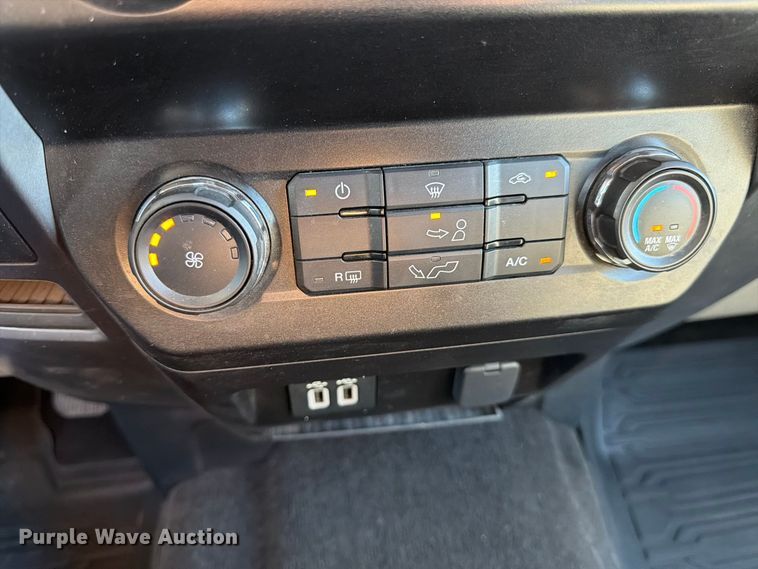 image for item FK4660 2020 Ford F150 Crew Cab pickup truck