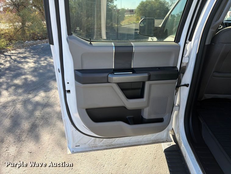 image for item FK4660 2020 Ford F150 Crew Cab pickup truck