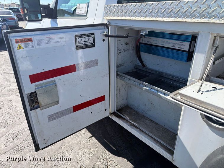 image for item FK4663 2016 GMC Sierra 2500HD utility bed pickup truck