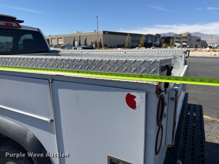image for item FK4663 2016 GMC Sierra 2500HD utility bed pickup truck