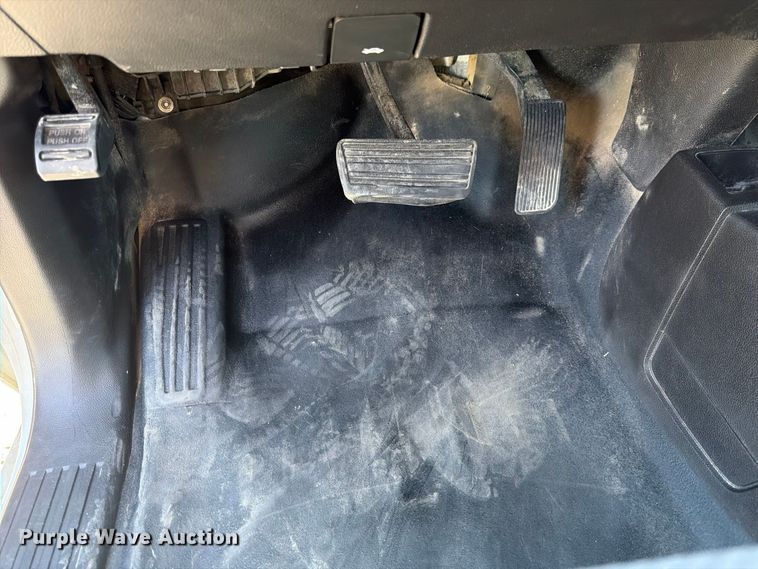 image for item FK4663 2016 GMC Sierra 2500HD utility bed pickup truck