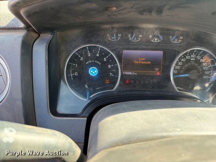 image for item FK4664 2013 Ford F-150 Crew Cab pickup truck