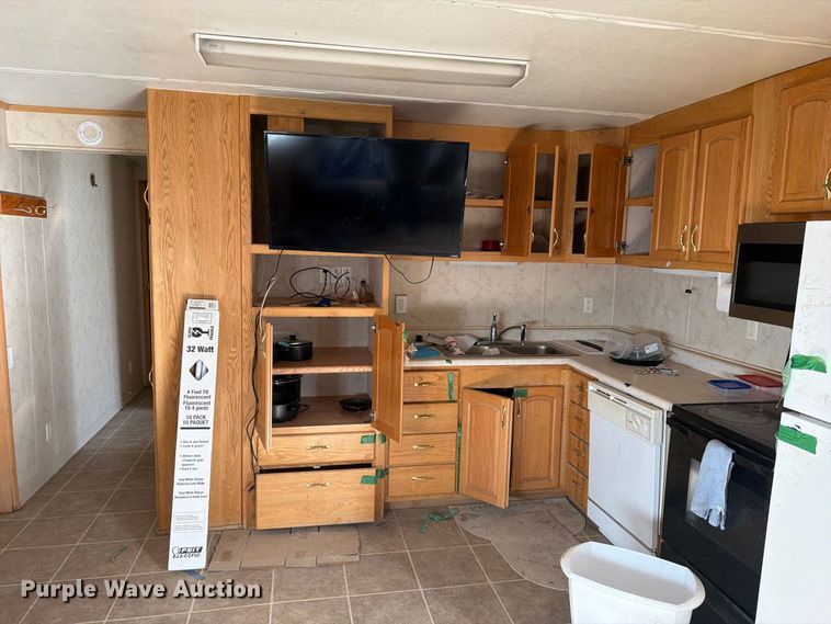 image for item FK4669 Skid mounted living quarters