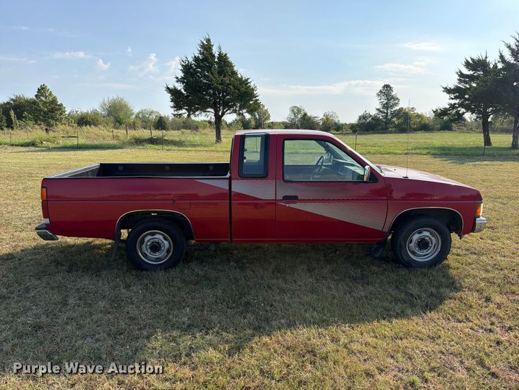 image for item FK5253 1988 Nissan Pickup Ext. Cab pickup truck