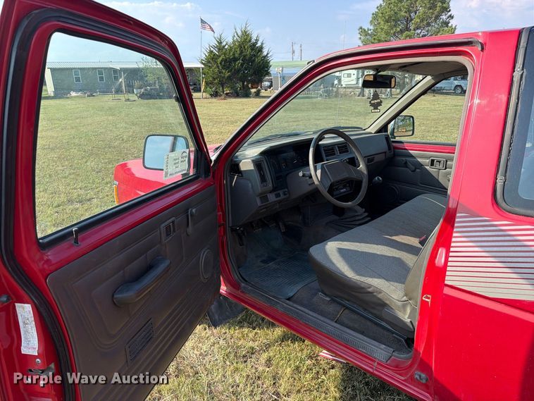 image for item FK5253 1988 Nissan Pickup Ext. Cab pickup truck
