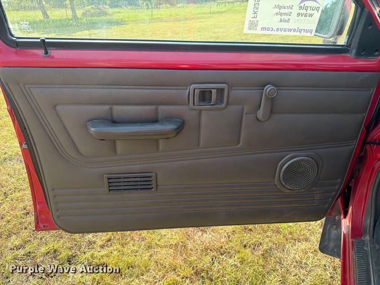 image for item FK5253 1988 Nissan Pickup Ext. Cab pickup truck