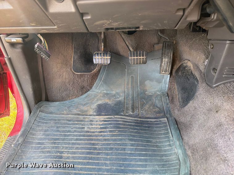 image for item FK5253 1988 Nissan Pickup Ext. Cab pickup truck