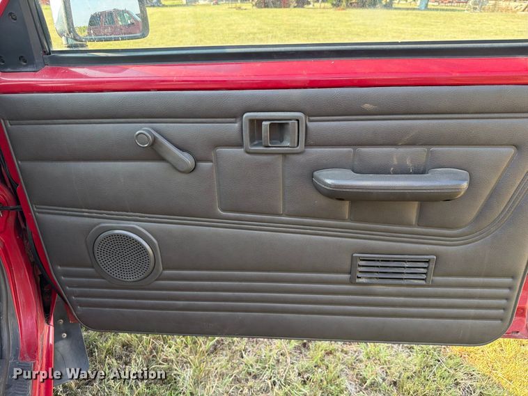 image for item FK5253 1988 Nissan Pickup Ext. Cab pickup truck