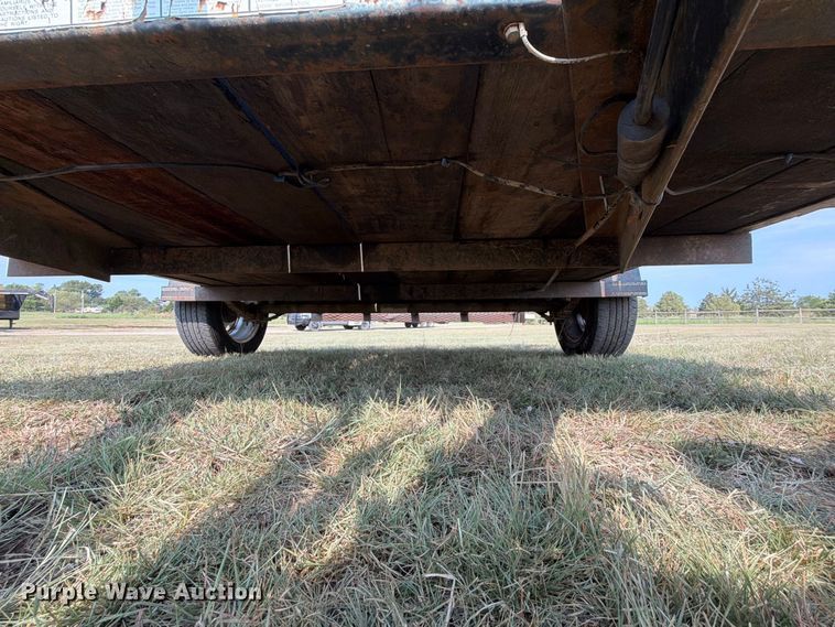 image for item FK5260 2012 Texas Bragg utility trailer