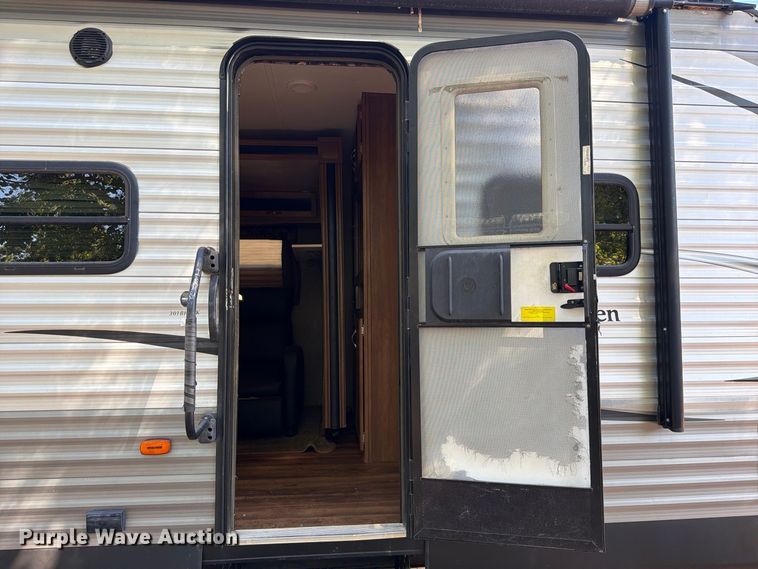image for item FK5289 2017 Forest River Catalina 301BHSCK camper