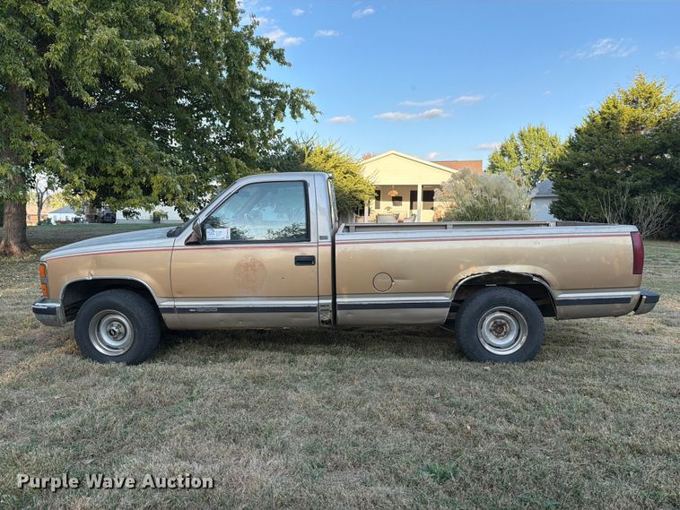 image for item FM6536 1989 Chevrolet C1500 pickup truck