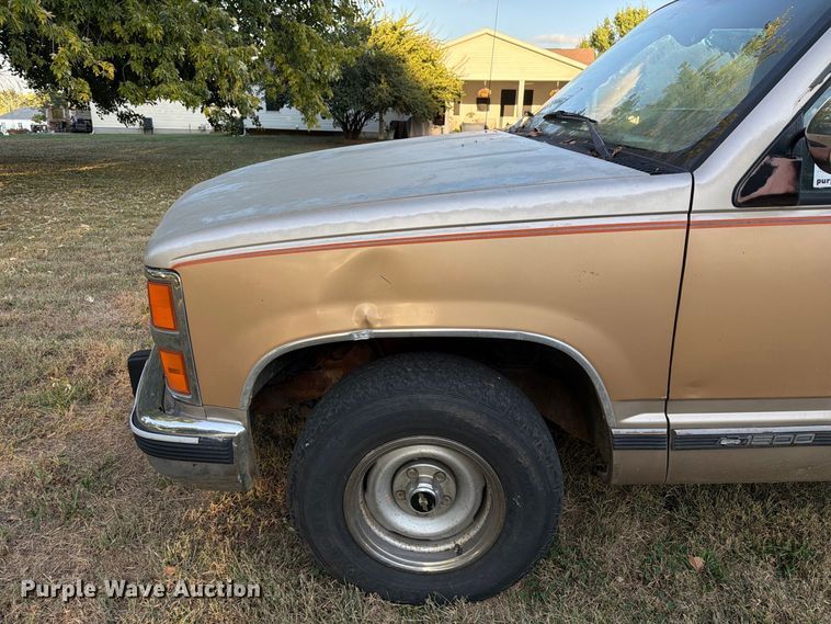 image for item FM6536 1989 Chevrolet C1500 pickup truck