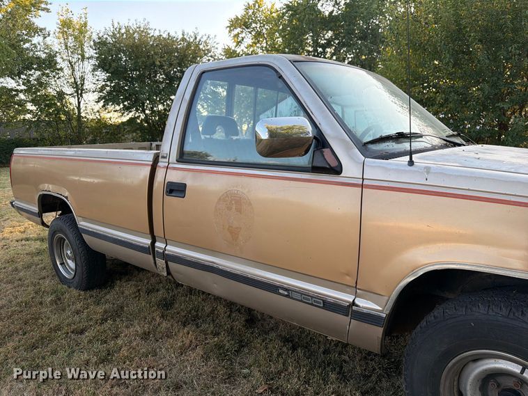 image for item FM6536 1989 Chevrolet C1500 pickup truck