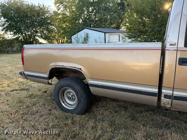image for item FM6536 1989 Chevrolet C1500 pickup truck