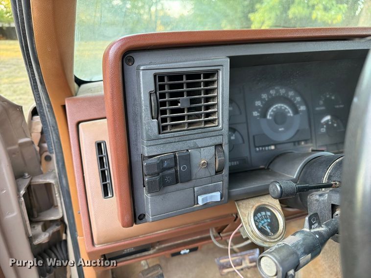 image for item FM6536 1989 Chevrolet C1500 pickup truck