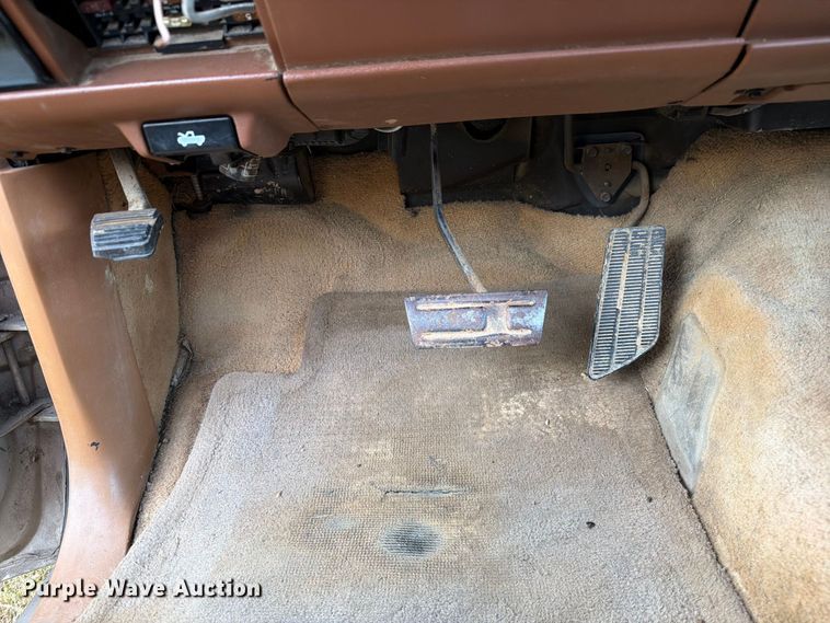 image for item FM6536 1989 Chevrolet C1500 pickup truck