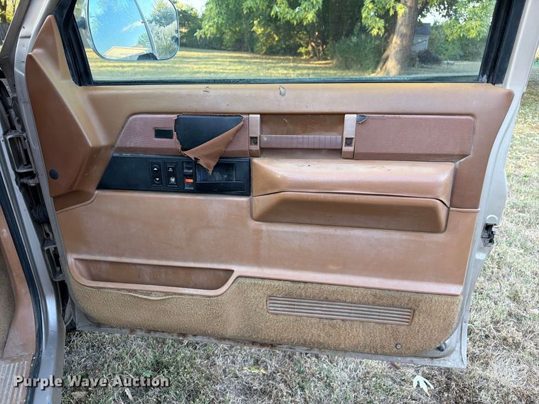 image for item FM6536 1989 Chevrolet C1500 pickup truck