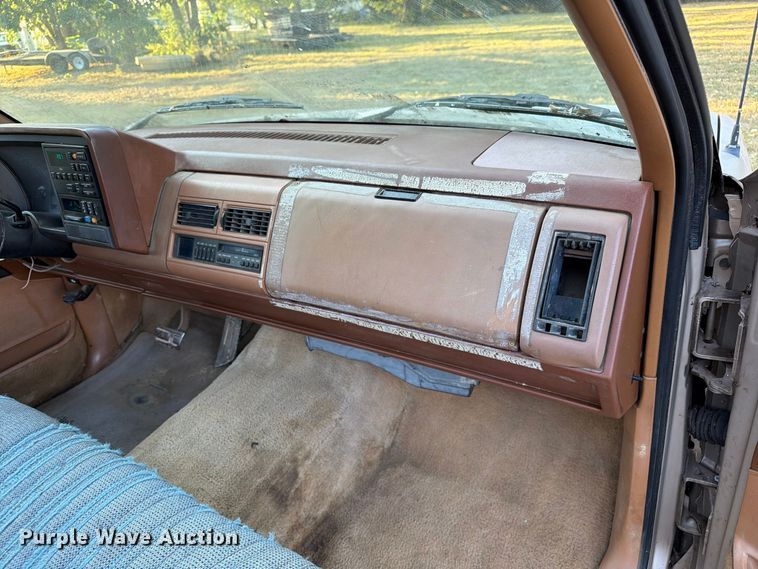 image for item FM6536 1989 Chevrolet C1500 pickup truck