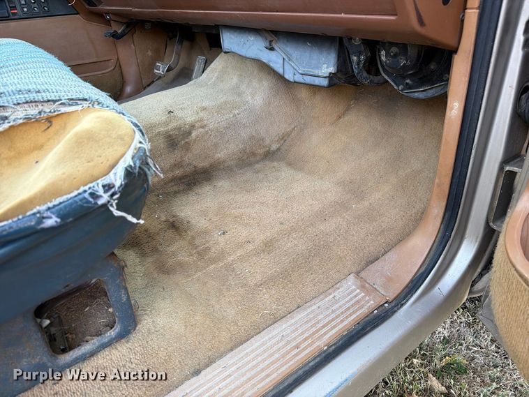 image for item FM6536 1989 Chevrolet C1500 pickup truck