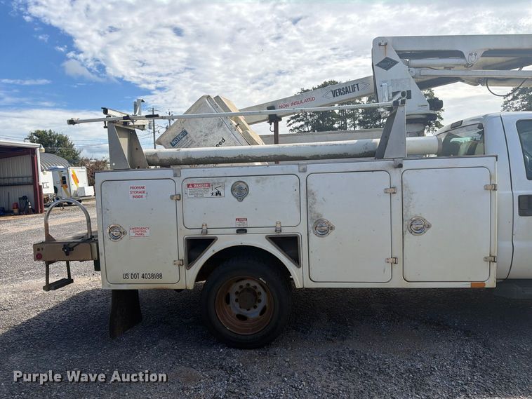 image for item FN2067 2016 Ford F450 Super Duty bucket truck