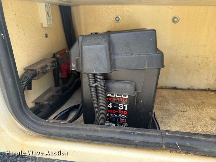 image for item FN2067 2016 Ford F450 Super Duty bucket truck