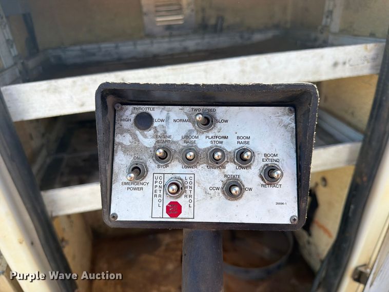 image for item FN2067 2016 Ford F450 Super Duty bucket truck