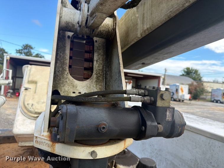 image for item FN2067 2016 Ford F450 Super Duty bucket truck