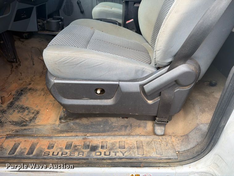 image for item FN2067 2016 Ford F450 Super Duty bucket truck