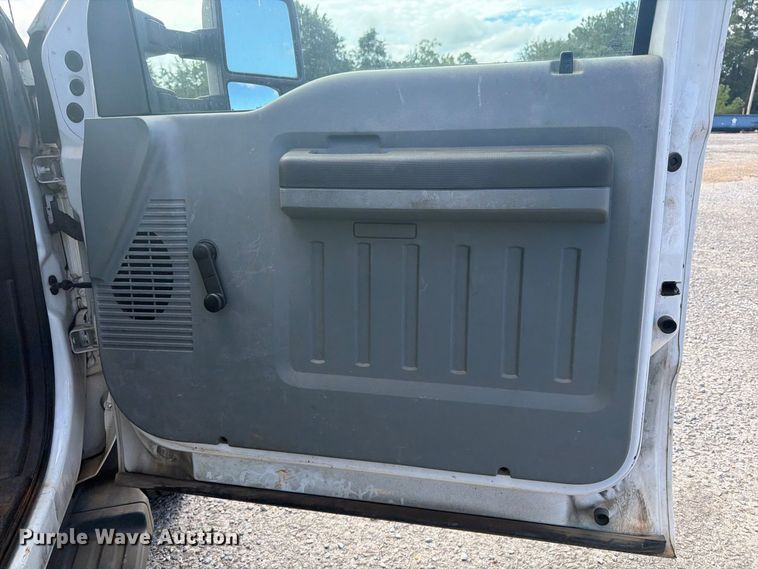 image for item FN2067 2016 Ford F450 Super Duty bucket truck