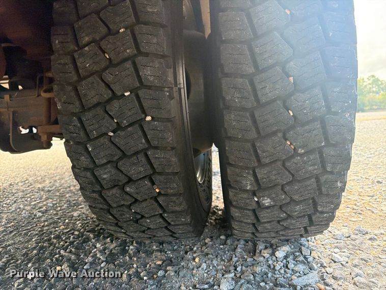 image for item FN2067 2016 Ford F450 Super Duty bucket truck