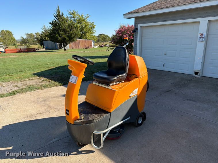 image for item FN2634 Taski CO2500 floor scrubber